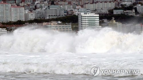 [날씨] 23일 맑고 바람 부는 '상강'…해안은 태풍 영향 강풍