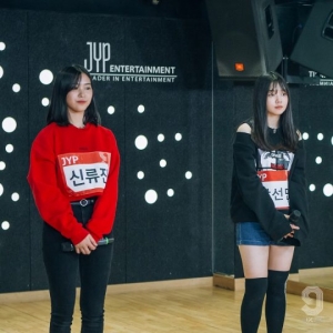 JYP 연습생 신류진·박선민, YG 양현석 만난다… &#39;믹스나인&#39; 출연 (공식)