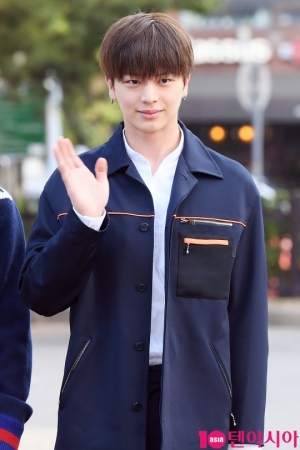 [TEN PHOTO] 비투비 육성재 &#39;아침부터 안구정화&#39;