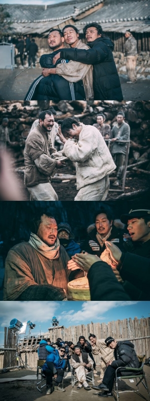 &#34;카메라 밖에서도 끈끈한 동지애&#34;...&#39;대장 김창수&#39;, 미공개 스틸 공개