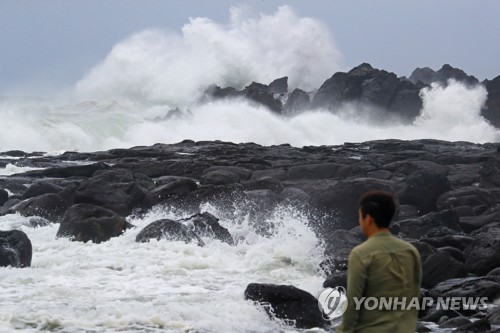 태풍 북상…제주 해상 풍랑특보, 육상 강풍 예비특보