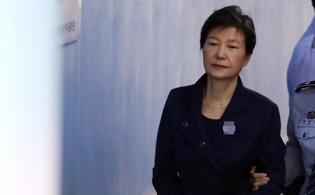 법원, 박근혜 국선변호인 5명 선정…내달 중순께 재판 가능성