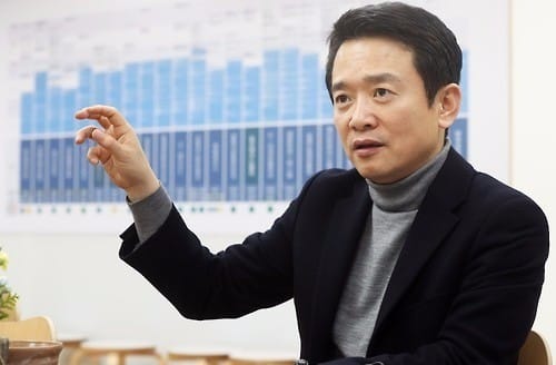 남경필 "유승민 의원에게 당 살릴 기회 줘야"