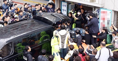 '어금니 아빠' 여중생 살해 현장검증… 주민들 "나쁜 놈"