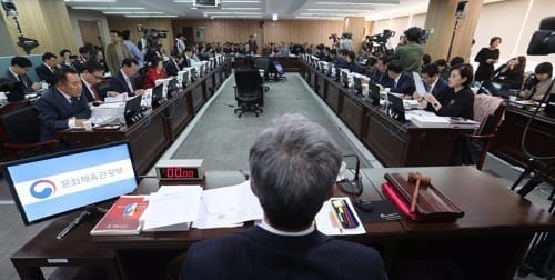 [국감현장] 교문위, KBO 양해영·축협 김호곤 불출석 성토