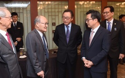 역대 경제수장 "부총리 리더십 중요… 청와대·국회 힘 실어줘야"