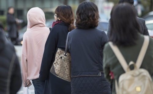 뭘 망설여? 너도나도 패딩·목도리… 산 정상에는 '상고대'