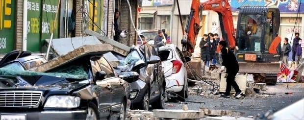 [모닝브리핑] 포항 지진 '여진' 공포…수능 연기로 버스·지하철 증편 취소