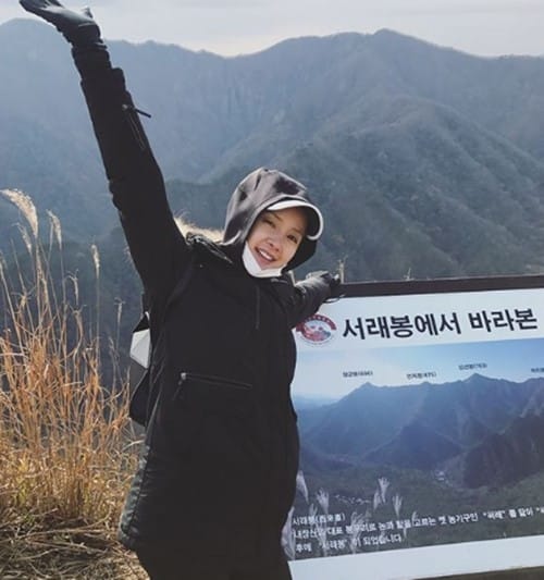 '임신 9개월' 이시영, 아름다운 D라인 뽐내며 등산 삼매경