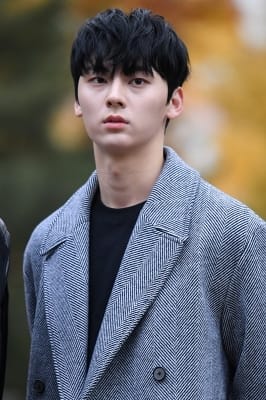  워너원 황민현, '짙은 잘생김'