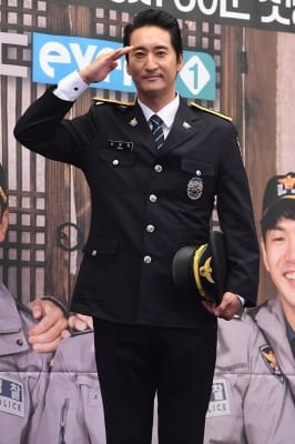  신현준, '늠름한 경례'