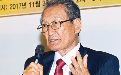 "기업의 자유 옥죄는 제도가 경제 활력 떨어뜨려"