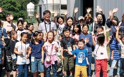 [한경 BIZ School] 동물복지인증 농장 체험단 "쾌적한 사육환경에선 축산물도 건강하죠"