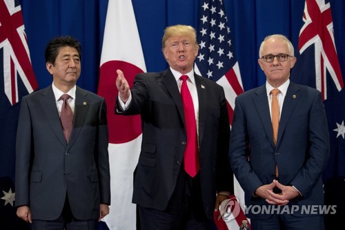 북핵·공정교역 매달린 트럼프·아베… 남중국해 외교전 웃는 中