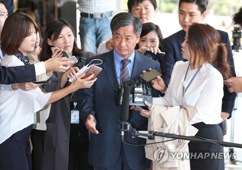  검찰, 이종명 前국정원 차장 구속영장…"외곽팀 활동비 지급"