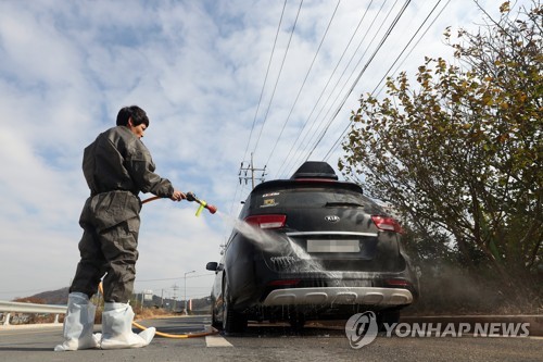 [르포] "한 곳이라도 뚫리면 끝"… AI와 전쟁 재개한 농민들