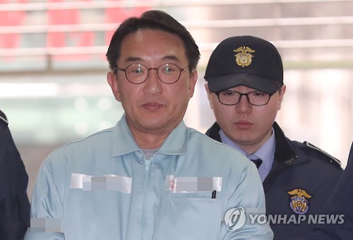 검찰 '진박감정 여론조사' 현기환 조사…최경환도 곧 소환