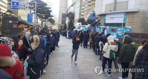 롱패딩 인기에 과소비 논쟁… 업체 경쟁 과열 우려