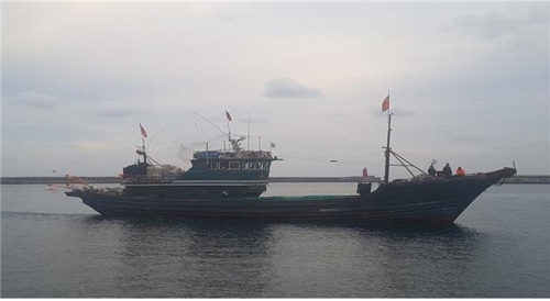 해수부, 제주서 불법조업 중국어선 3척 나포