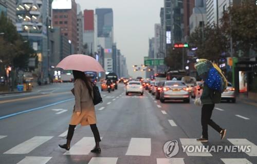 [날씨] 내일 맑다가 밤부터 비…오전 미세먼지 '주의'