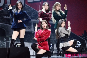 &#34;新 벨벳 콘셉트&#34; 레드벨벳, &#39;피카부&#39;로 히트 행진 이어갈까(종합)