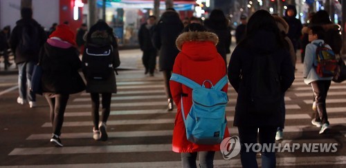 대치동 학원강사 된 '성범죄 퇴직교사'…"청소년들 공간인데"