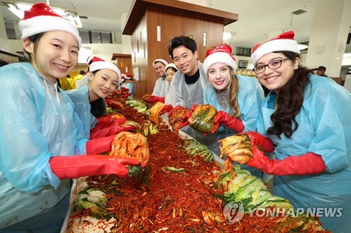 한민족 대표 음식문화 '김치 담그기' 국가무형문화재 됐다