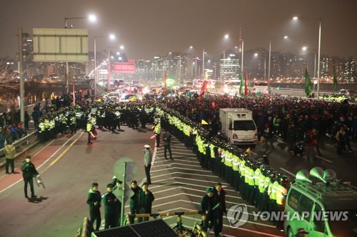 건설노조 불법시위에 시민들 "민심 거스른 외침, 인정 못받아"