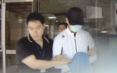 송선미 남편 살해범 첫 법정 출석… "청부받아 살인 인정"
