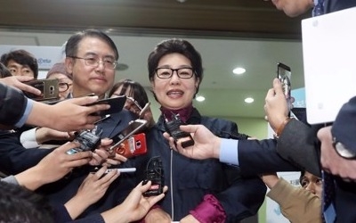 '사기무죄' 박근령 "박근혜, 선덕여왕 이후 최고 여성 지도자"