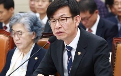 김상조 "징벌적 손배제 확대… 재벌 공익법인 내달 기초조사"