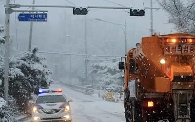 서울시, 대설특보시 대중교통 연장… 폭설 1시간전 제설 준비