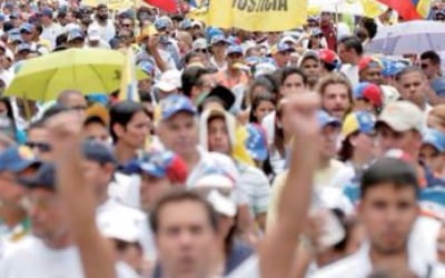  베네수엘라의 포퓰리즘 20년… '황금세대' 200만명 떠났다