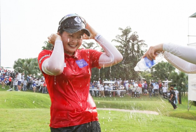 [포토] 우승축하 물세례받는 최혜진