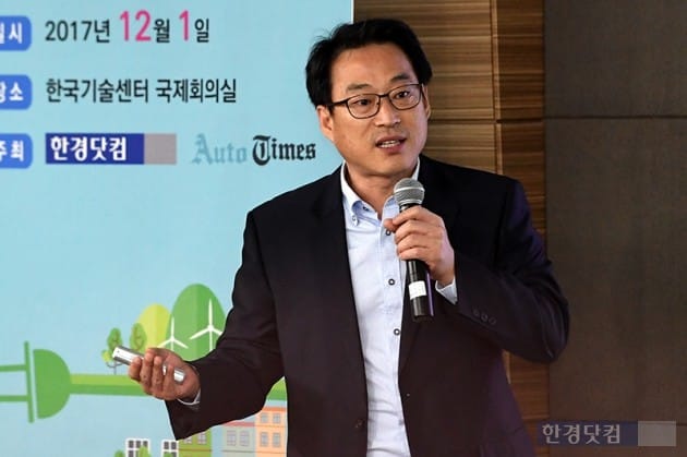 [포토] 전기차 시대 강연하는 권용주 오토타임즈 편집장