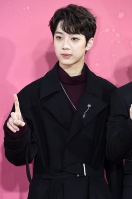  워너원 라이관린, '소녀팬 마음 녹이는 부드러운 모습~' (멜론뮤직어워드)