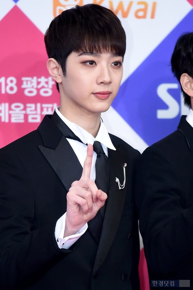 [포토] 워너원 라이관린, '뽀얀 피부 뽐내며~' (SBS 가요대전)