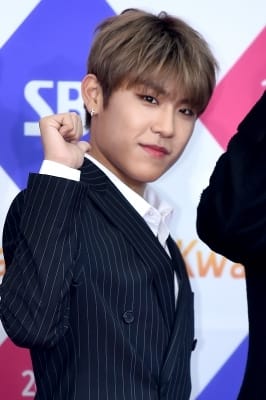  워너원 박우진, '누나들 마음 흔드는 귀여움~' (SBS 가요대전)