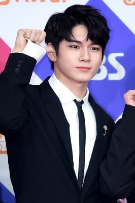  워너원 옹성우, '女心 녹이는 부드러운 카리스마~' (SBS 가요대전)