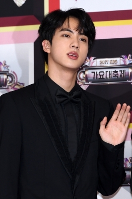  방탄소년단 진, '잘생긴 얼굴이 무기'(2017 KBS 가요대축제)