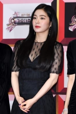  레드벨벳 아이린, '푹 파인 과감한 의상'(KBS 가요대축제)