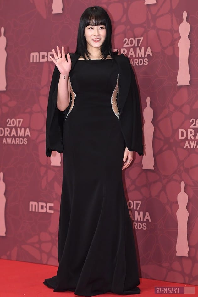 [포토] 류현경, '잘록한 허리라인 강조한 드레스~' (MBC 연기대상)