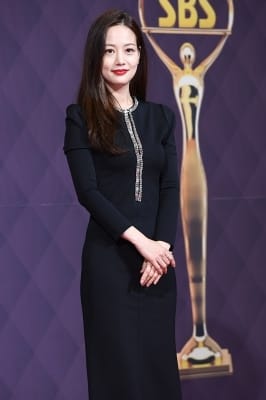  손여은, '감탄을 부르는 눈부신 미모~' (SBS 연기대상)