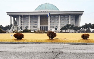 4년 만에 또 '고질병' 도졌나… 국회법 스스로 어긴 '불명예 국회'