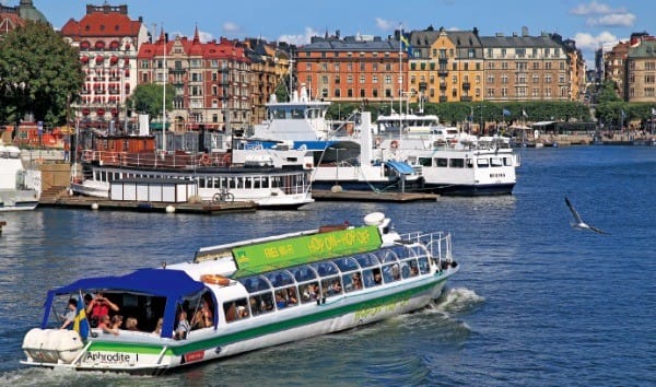 섬과 운하를 둘러볼 수 있는 스톡홀름 유람선 투어.
 