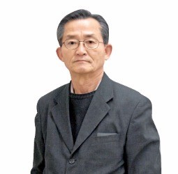 뉴욕 문명과 고국의 향수… 단색으로 다리를 놓다