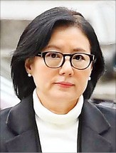 "롯데시네마 매점 저가 임대는 배임" 신영자 징역 2년·서미경 집행유예