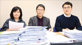 왼쪽부터 김수이·문태준·박상수 심사위원 
