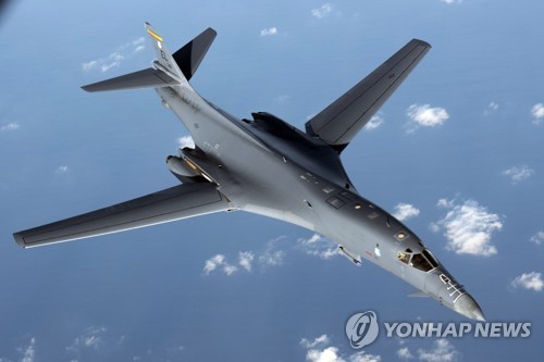 美 F-22·B-1B 등 참가 한미군사훈련에 中 "충돌위기 커져" 경고