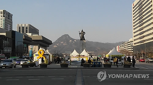 '인기폭발' 광화문광장 사용 규칙 손본다… "7일 이상 사용 안돼"